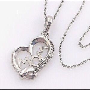 VINTAGE .925 STERLING SILVER & CUBIC ZIRCONIA, "MOM" HEART PENDANT NECKLACE, 18"